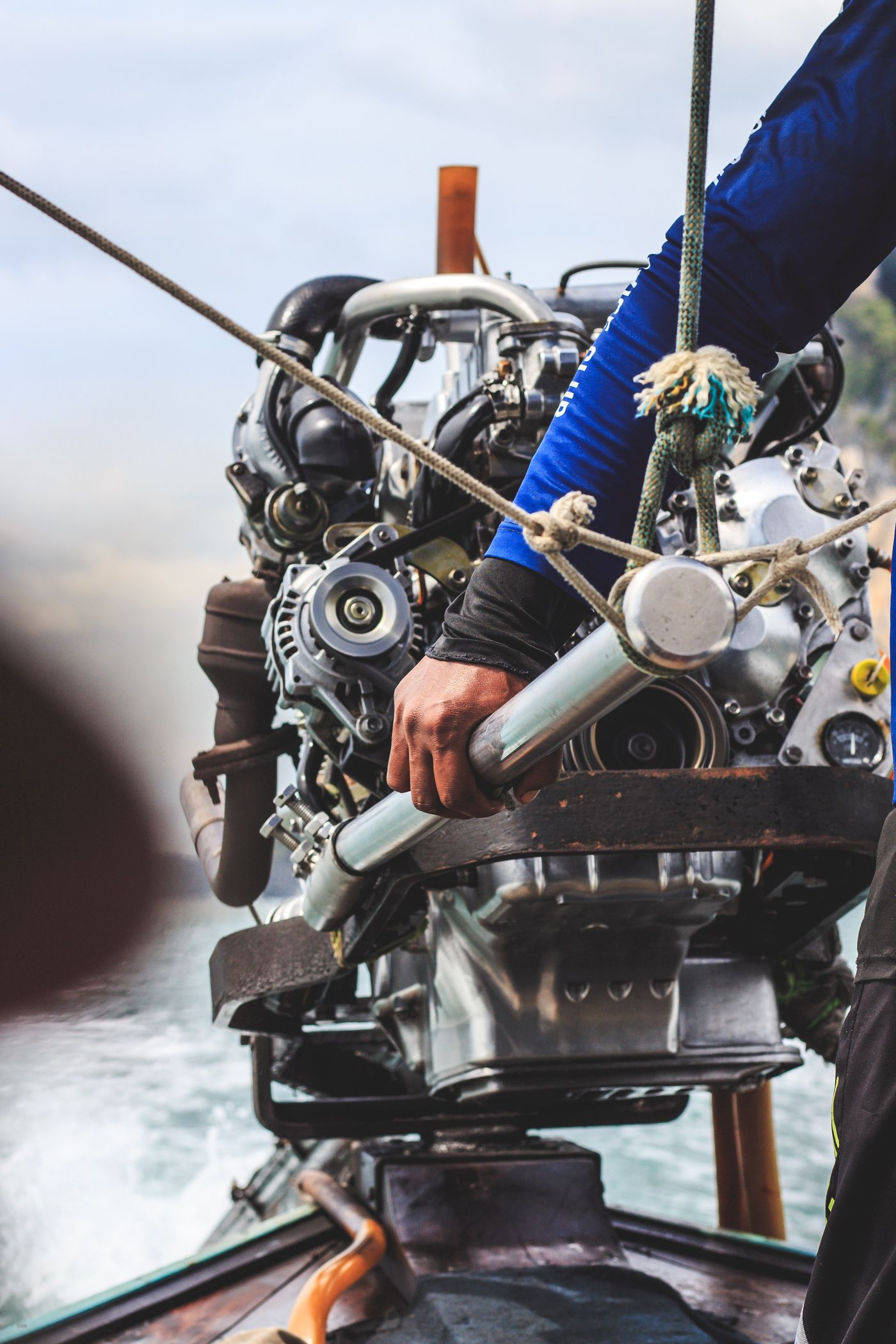 Mechanical work on an outboard engine